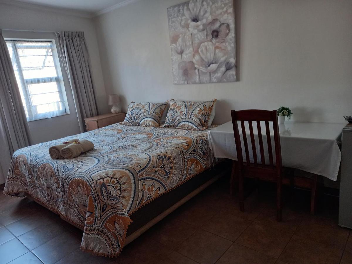 White Rose Guest House Vanderbijlpark Exterior foto