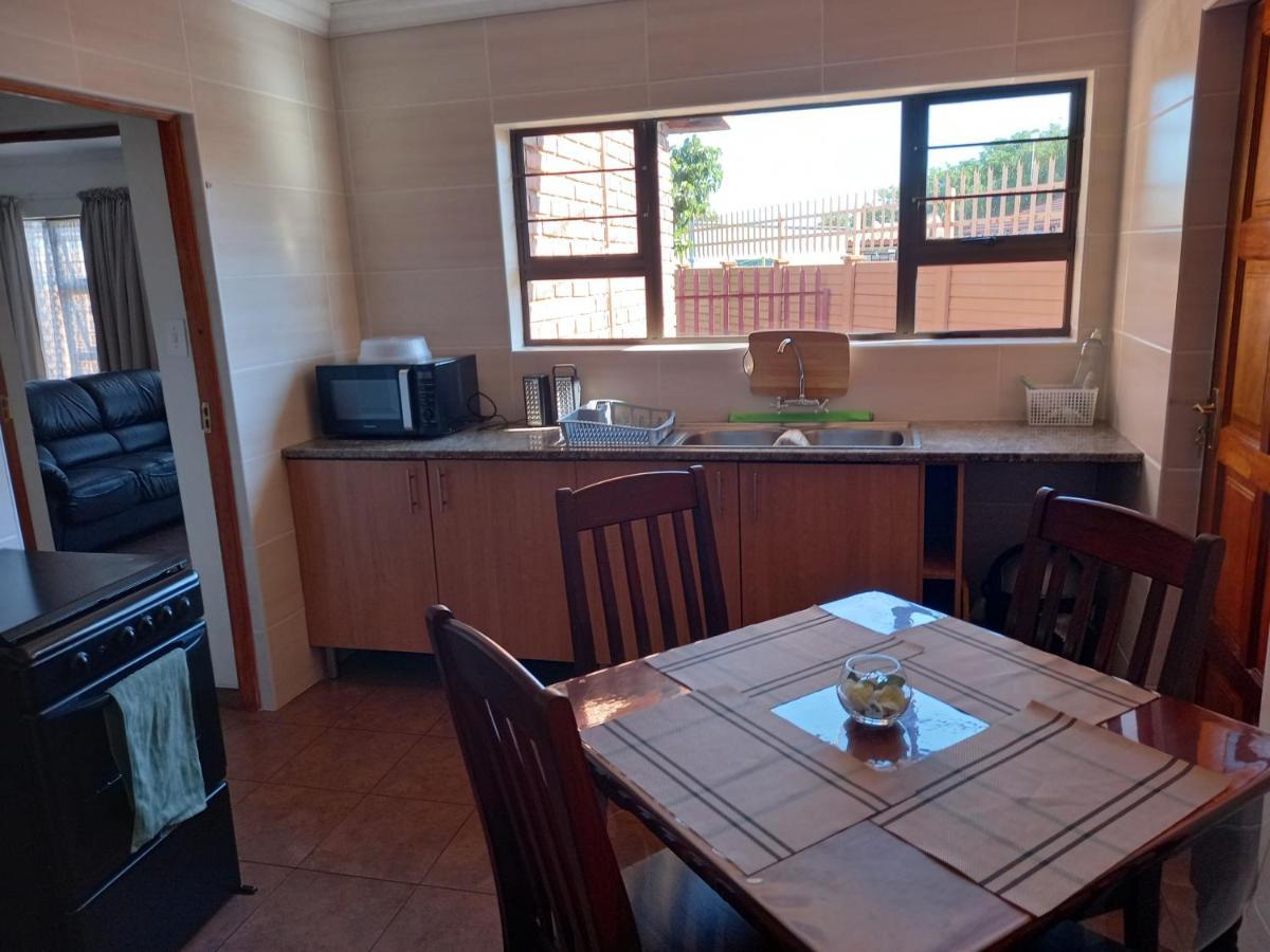 White Rose Guest House Vanderbijlpark Cameră foto
